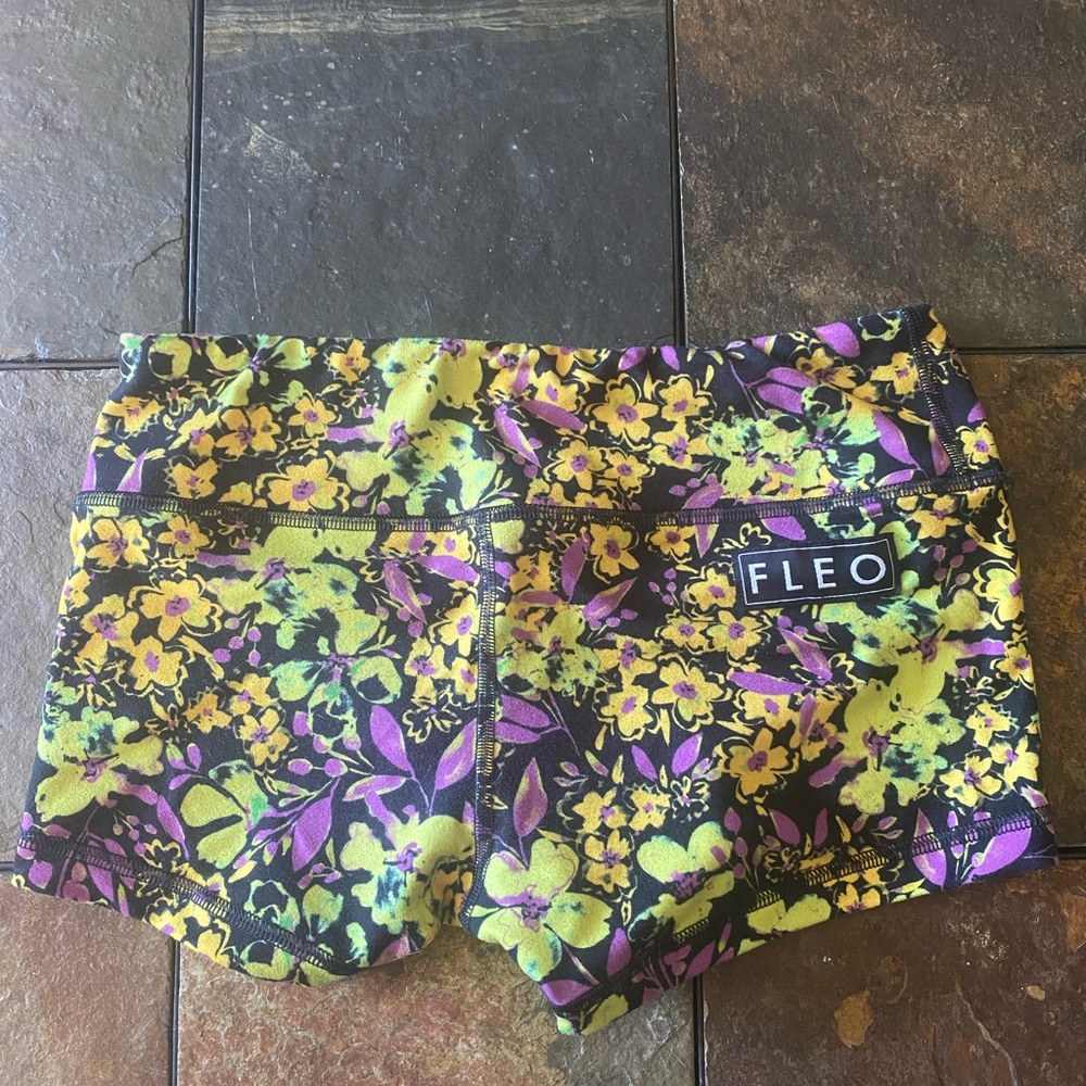 Fleo At Night Original size small shorts
